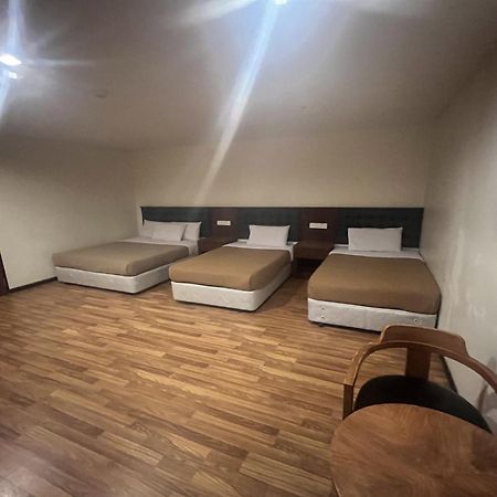 Iris House Hotel Бринчанг Экстерьер фото