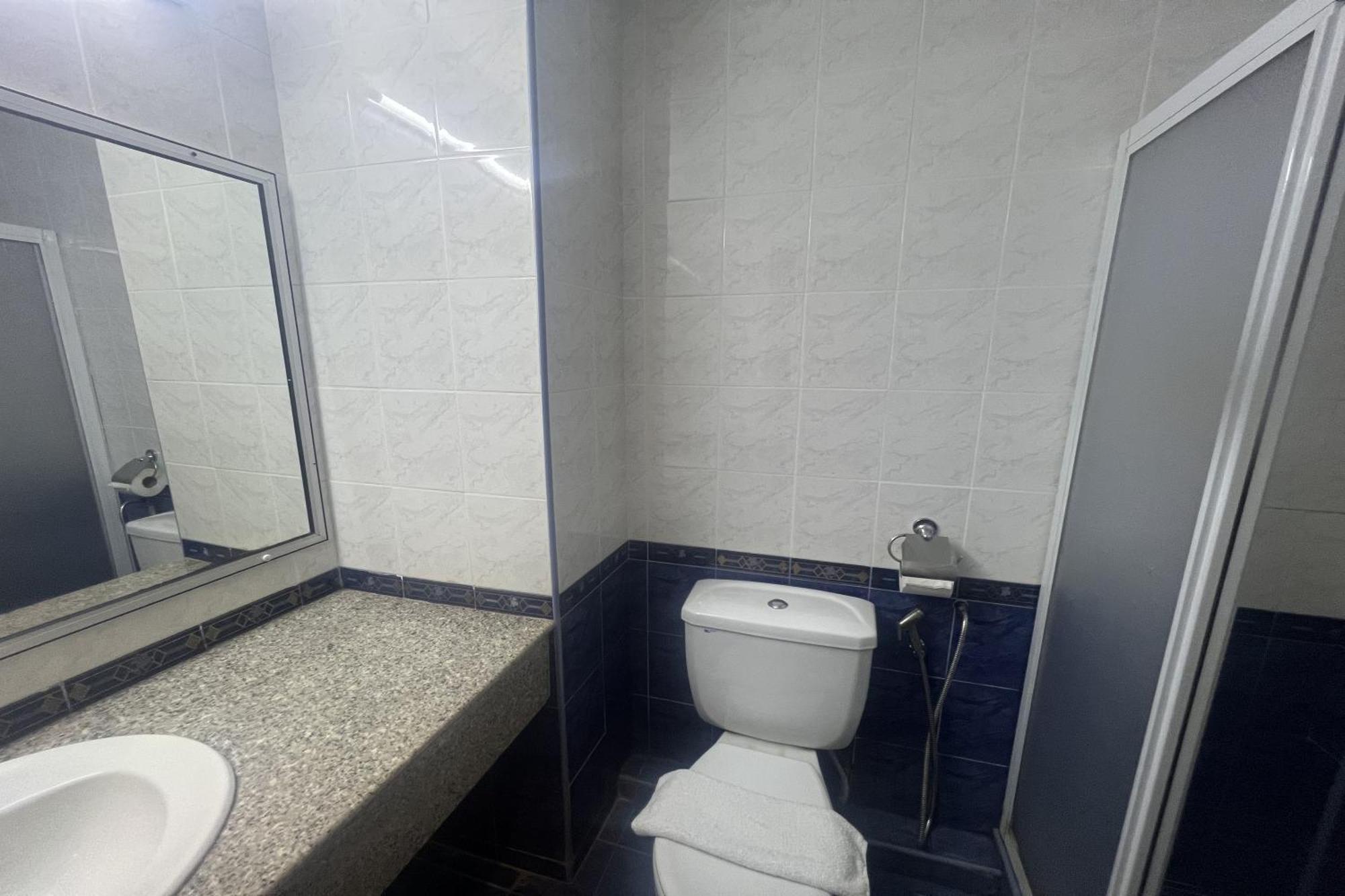Iris House Hotel Бринчанг Экстерьер фото