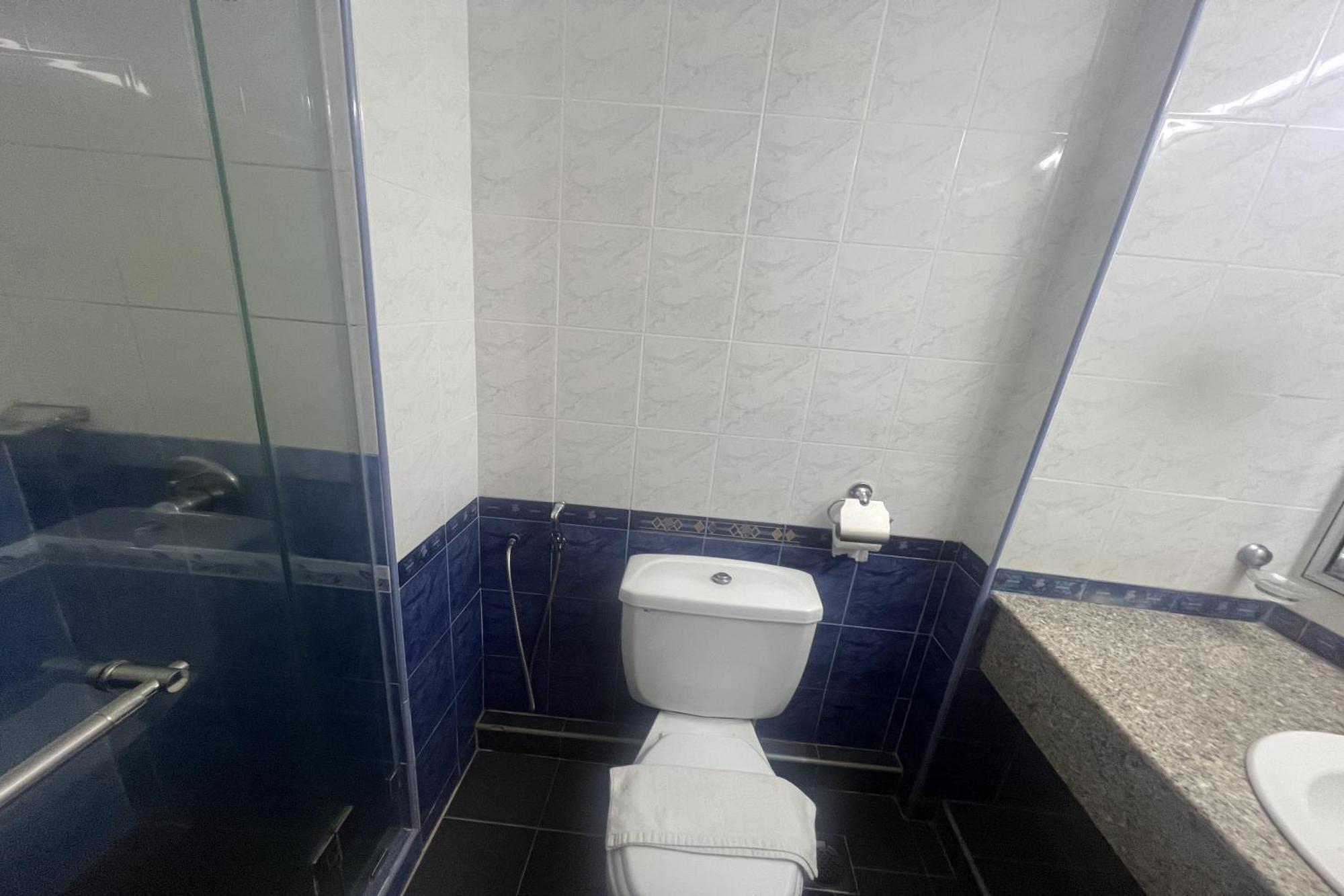 Iris House Hotel Бринчанг Экстерьер фото
