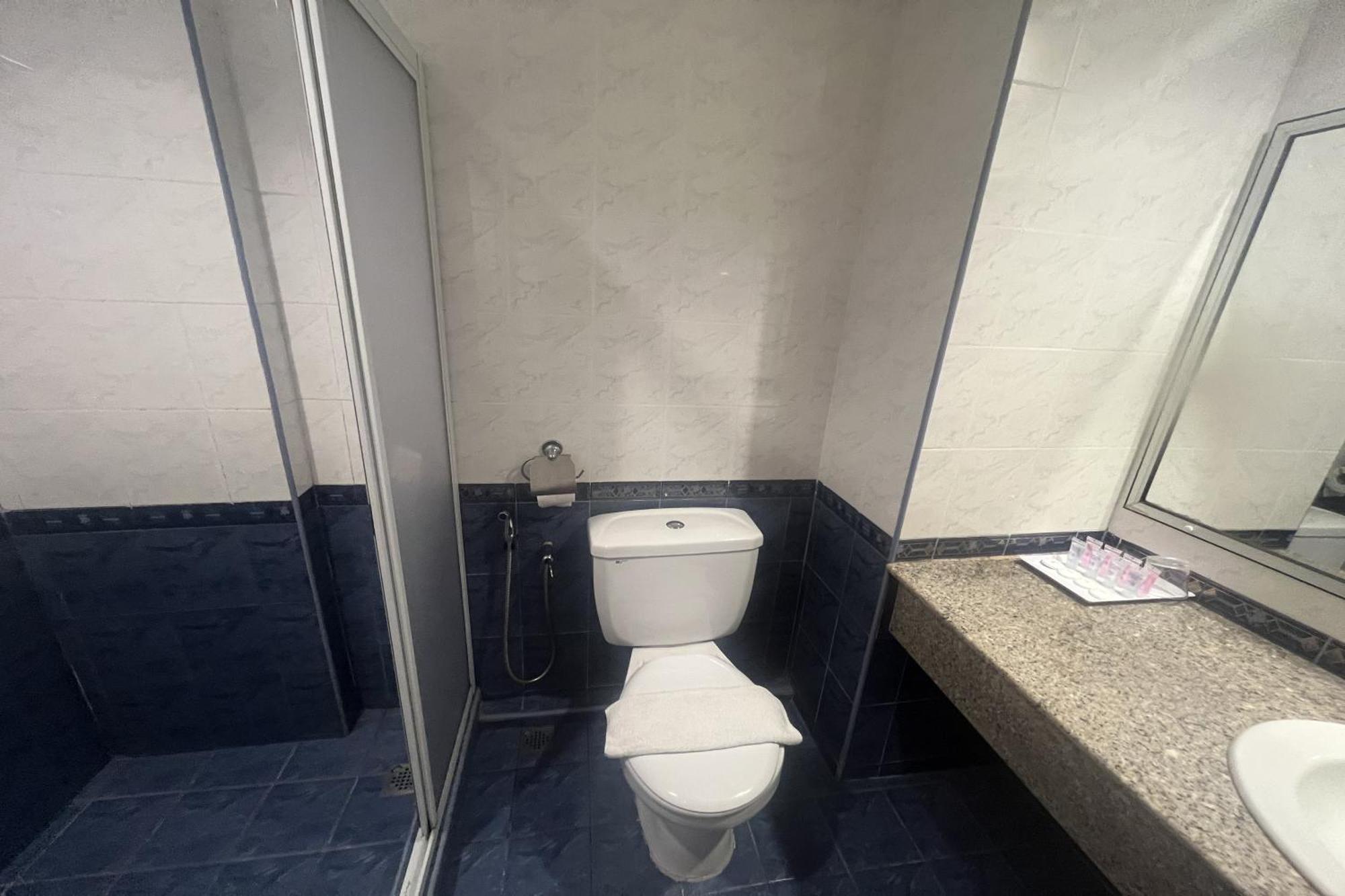 Iris House Hotel Бринчанг Экстерьер фото