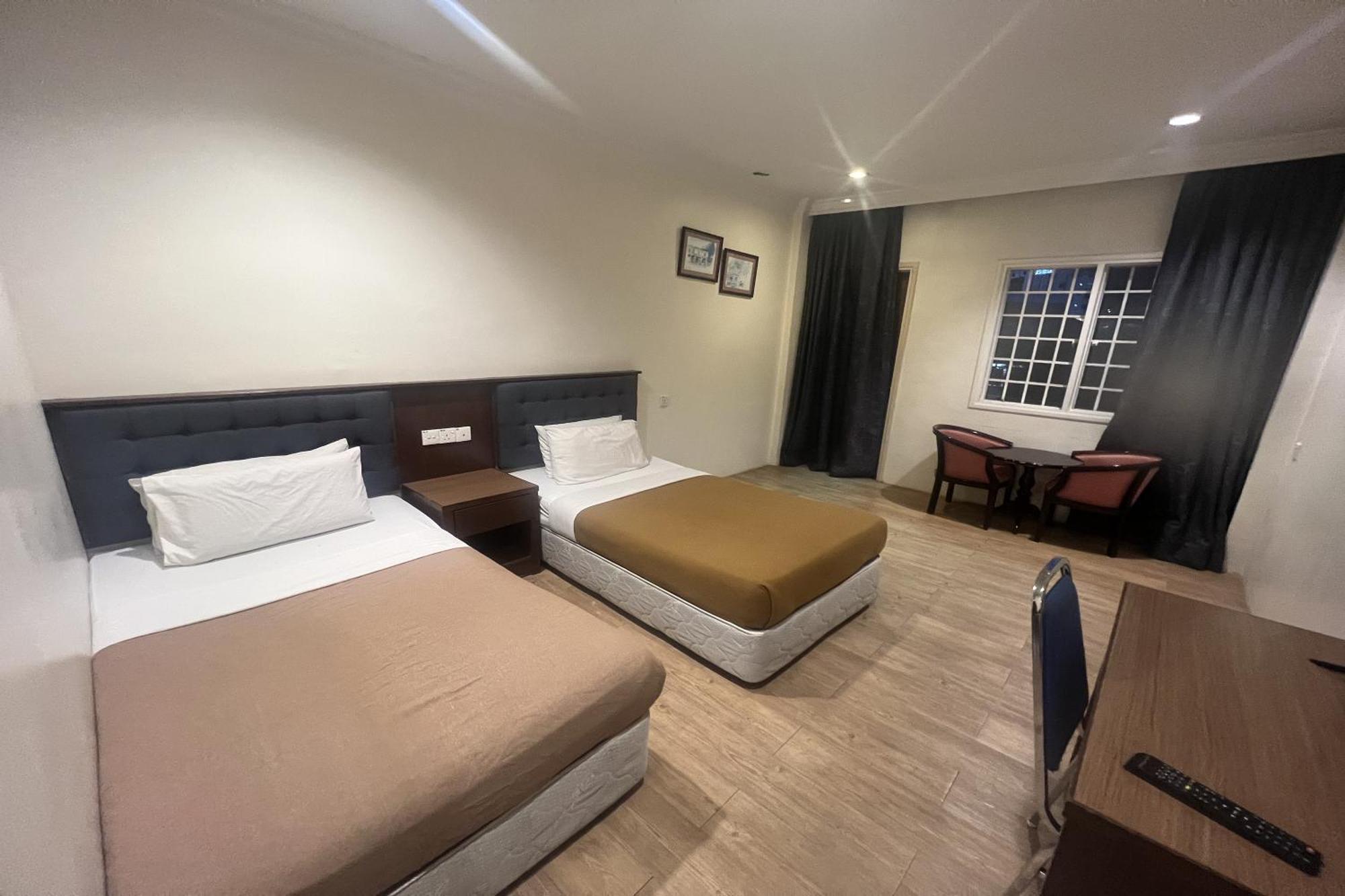 Iris House Hotel Бринчанг Экстерьер фото