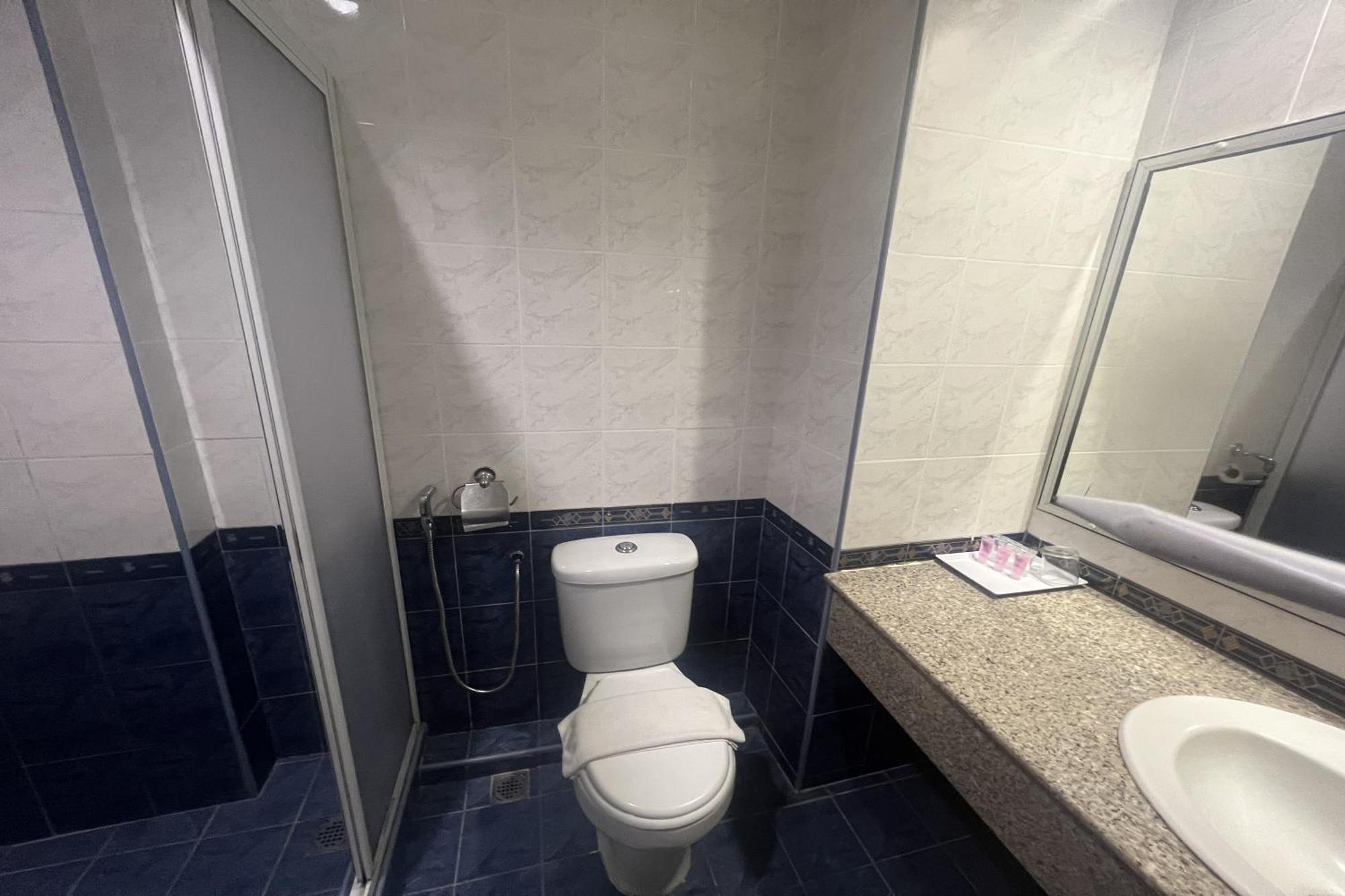 Iris House Hotel Бринчанг Экстерьер фото