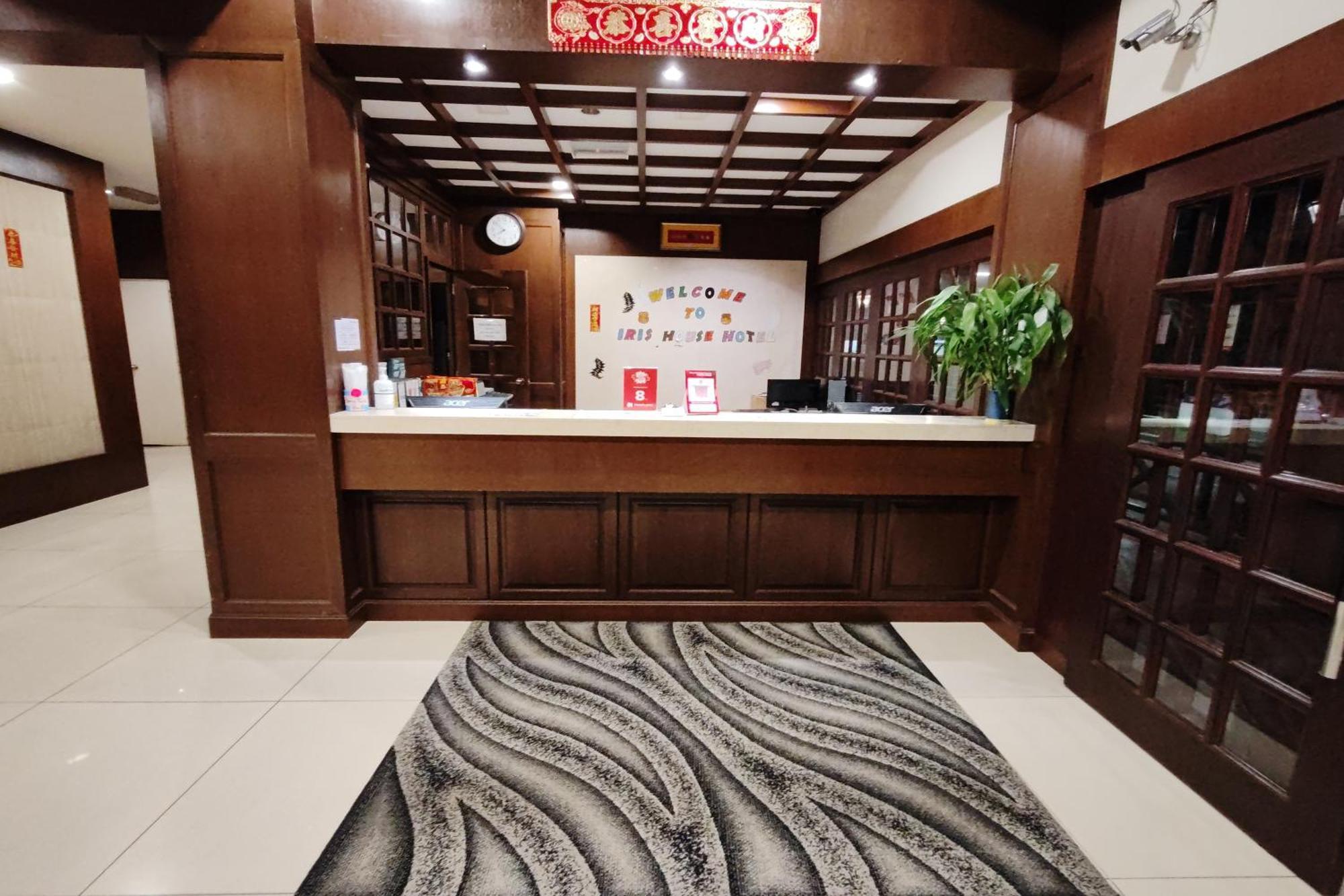 Iris House Hotel Бринчанг Экстерьер фото